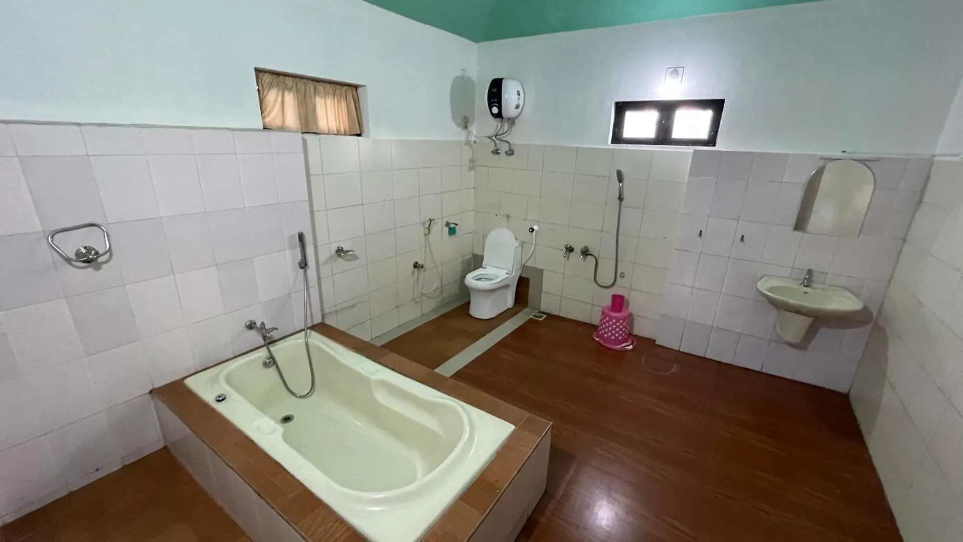 Karapuzha Lakeshore Wayanad Resort